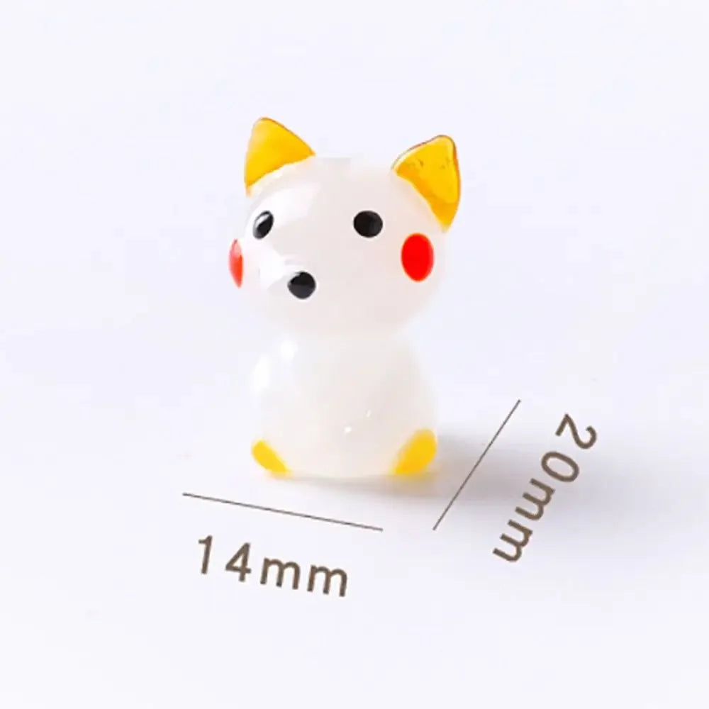 A touch of cuteness for your desk: miniature glass dog ornaments that delight with every handcrafted detail.