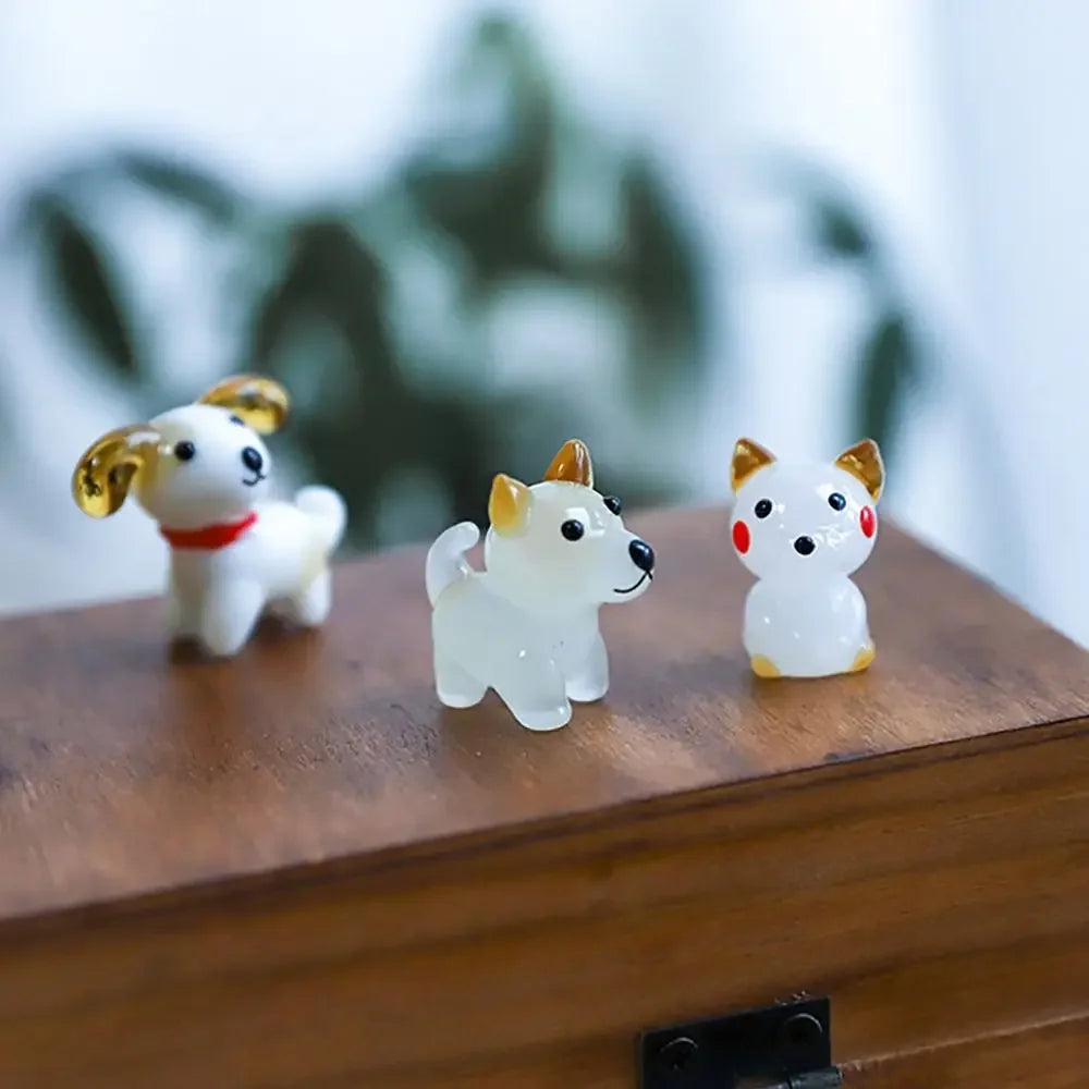 A touch of cuteness for your desk: miniature glass dog ornaments that delight with every handcrafted detail.